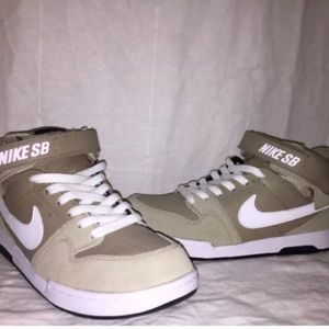 Nike SB | Color: Tan/White | Size: 4 fits 5.5